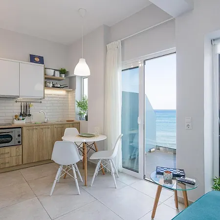 העיירה רתימנו Seaside Palette Suites מראה חיצוני תמונה
